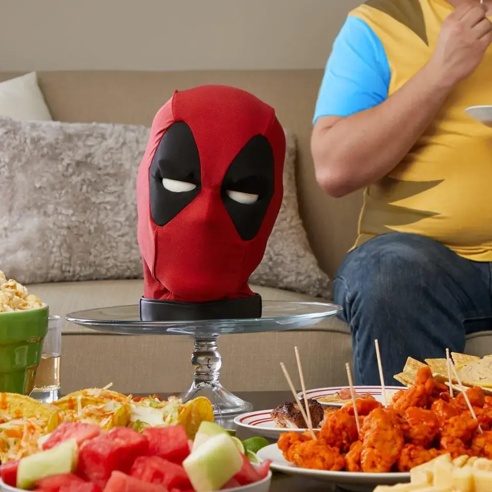 Deadpool’s Head Premium Interactive Replica