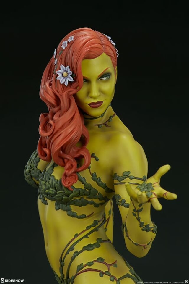 POISON IVY Premium Format™ Figure by Sideshow Collectibles