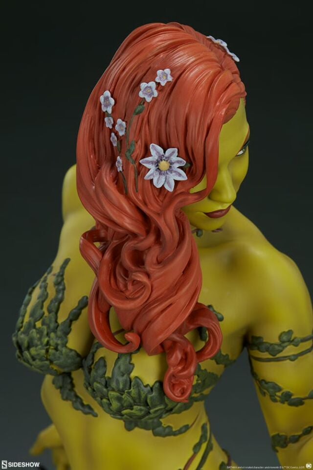 POISON IVY Premium Format™ Figure by Sideshow Collectibles