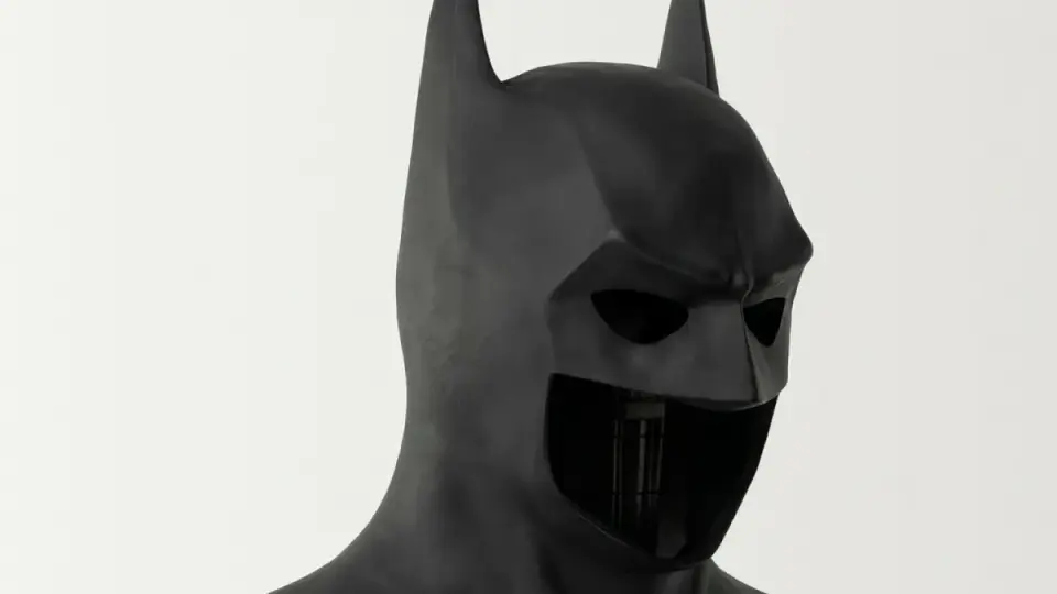 DC Comics: Batman 1:1 Scale Cowl Replica