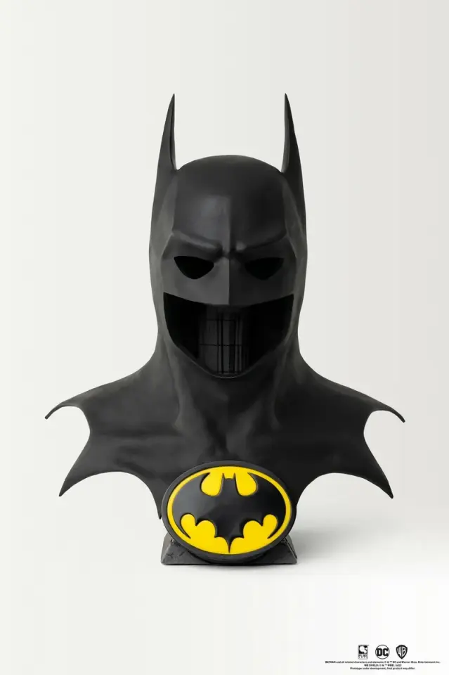 DC Comics: Batman 1:1 Scale Cowl Replica