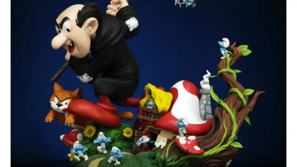 Gargamel chases The Smurfs 1/6 Collectible Figurine