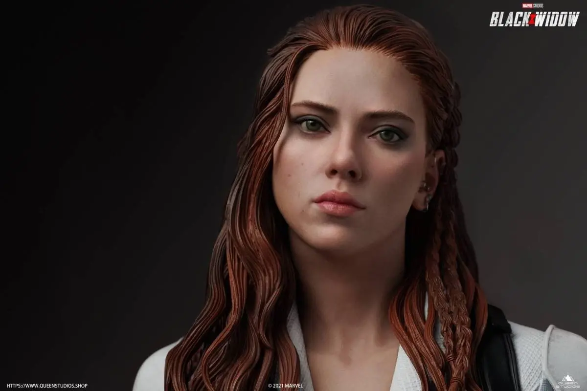 Queen Studios Marvel Black Widow Snow Suit Ver. 1/4 Scale Statue