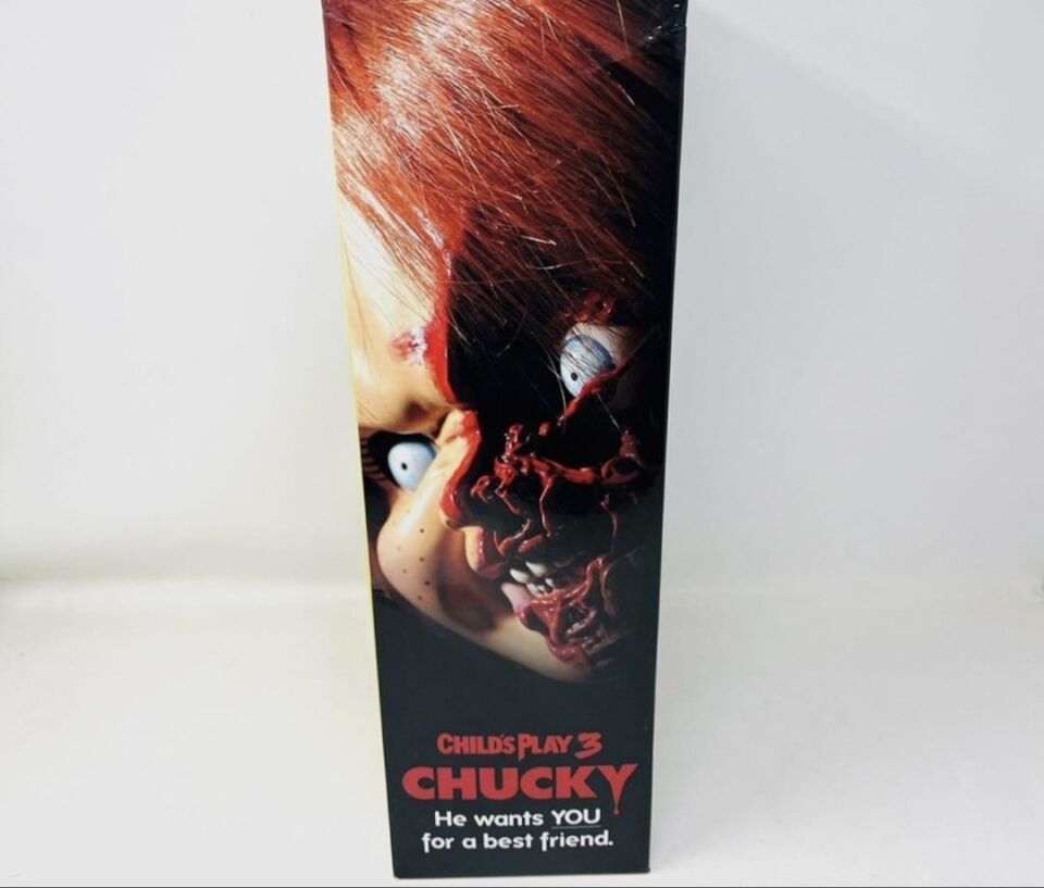Mezco Toyz Chucky Childs Play 3 Chucky 15'' Pizza Face Action Figure with Sound