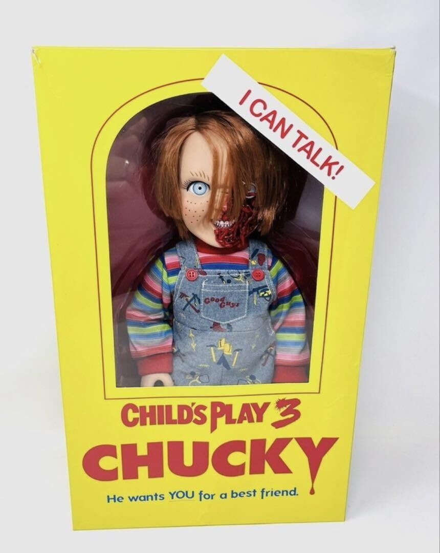 Mezco Toyz Chucky Childs Play 3 Chucky 15'' Pizza Face Action Figure with Sound