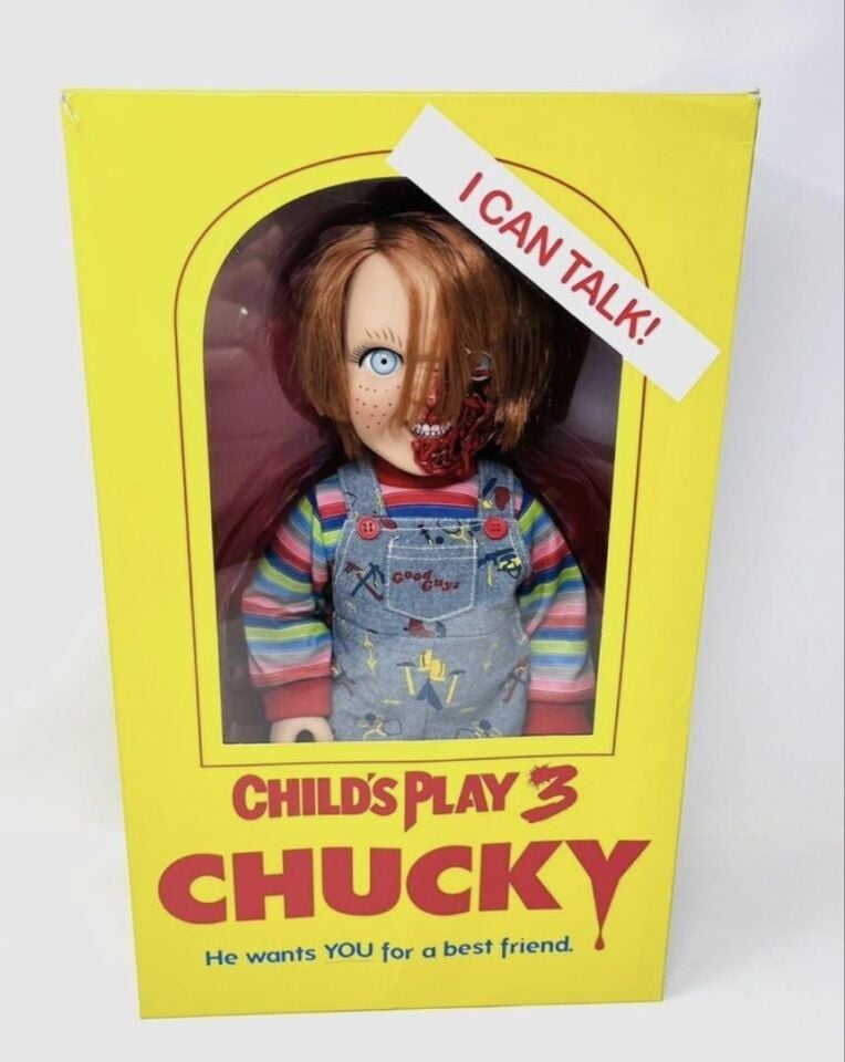 Mezco Toyz Chucky Childs Play 3 Chucky 15'' Pizza Face Action Figure with Sound