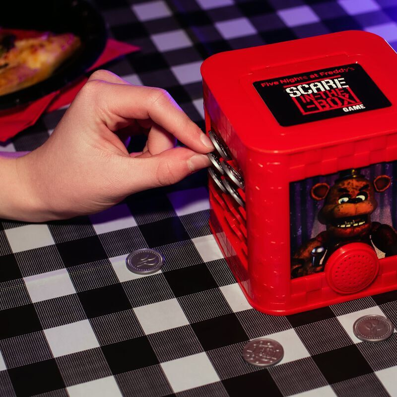 Five Nights at Freddy's Scare-In-The-Box Game